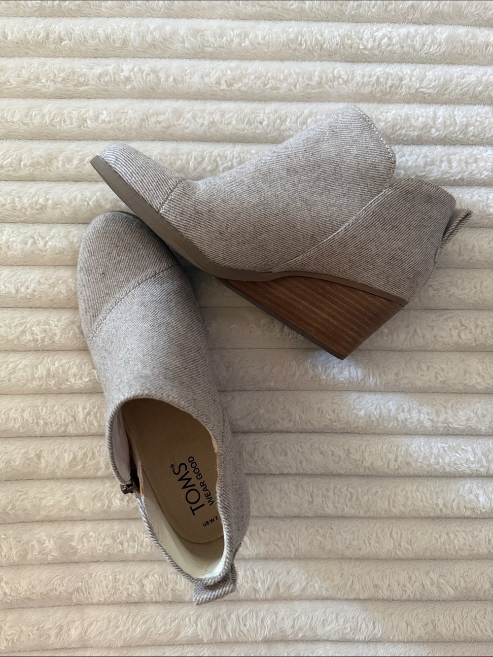 TOMS Goldie Wedge Booties - Size 7